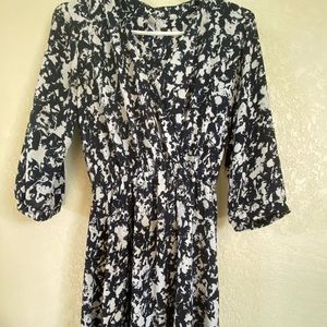 Thin xhileration dress, about knee length